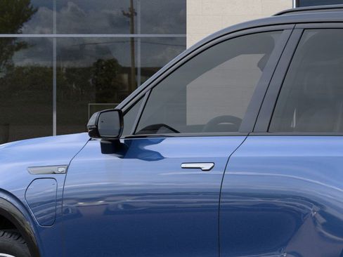 New 2026 Cadillac Vistiq Sport w/ LPO, Floor Liner Package image 44