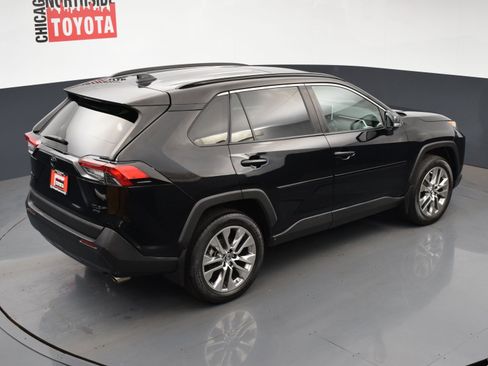 Used 2019 Toyota RAV4 XLE Premium image 23