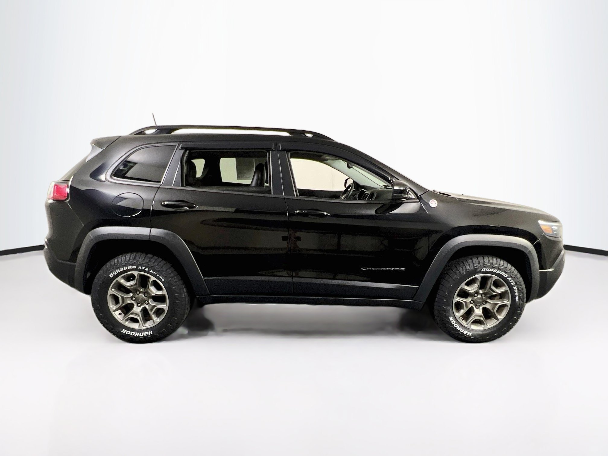 Used 2022 Jeep Cherokee Trailhawk AWD/4WD image 4