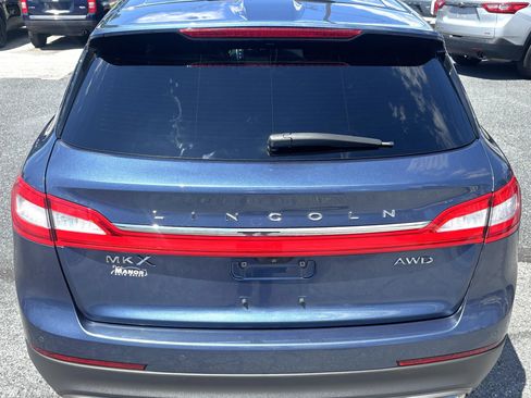 Used 2018 Lincoln MKX Select w/ Select Plus Package AWD/4WD image 40