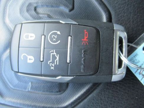 Used 2022 RAM 2500 Laramie w/ Night Edition AWD/4WD image 28