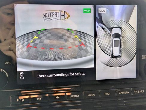 Used 2023 Nissan Pathfinder SL w/ Black Appearance Package image 21