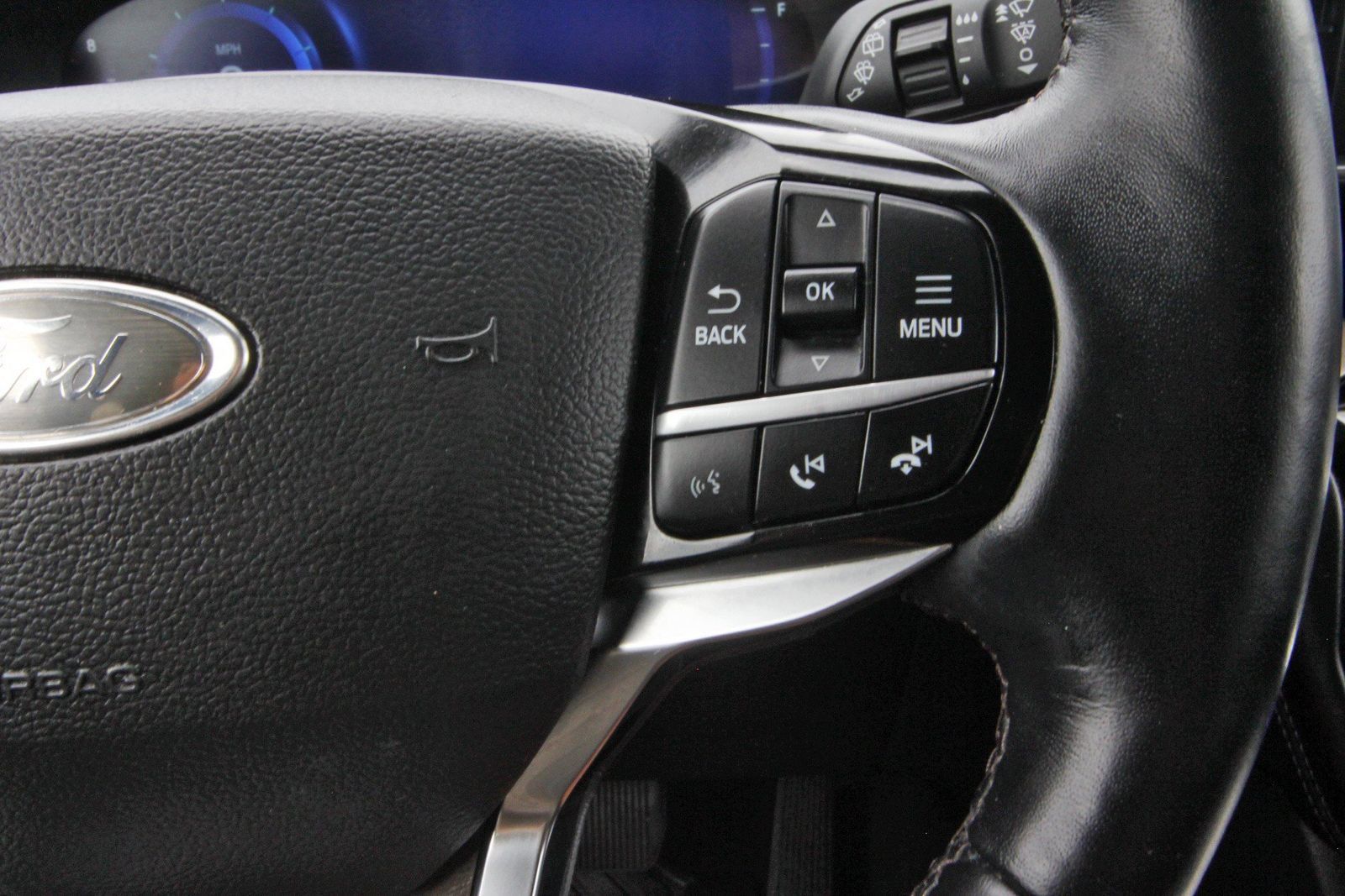 Used 2022 Ford Explorer Platinum w/ Equipment Group 601A RWD image 21