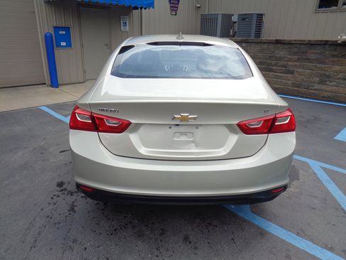 Used 2016 Chevrolet Malibu LT w/ Leather Package FWD image 5
