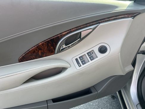 Used 2013 Buick LaCrosse Leather FWD image 18