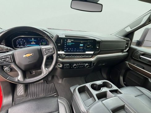 Used 2025 Chevrolet Silverado 2500 LT AWD/4WD image 9