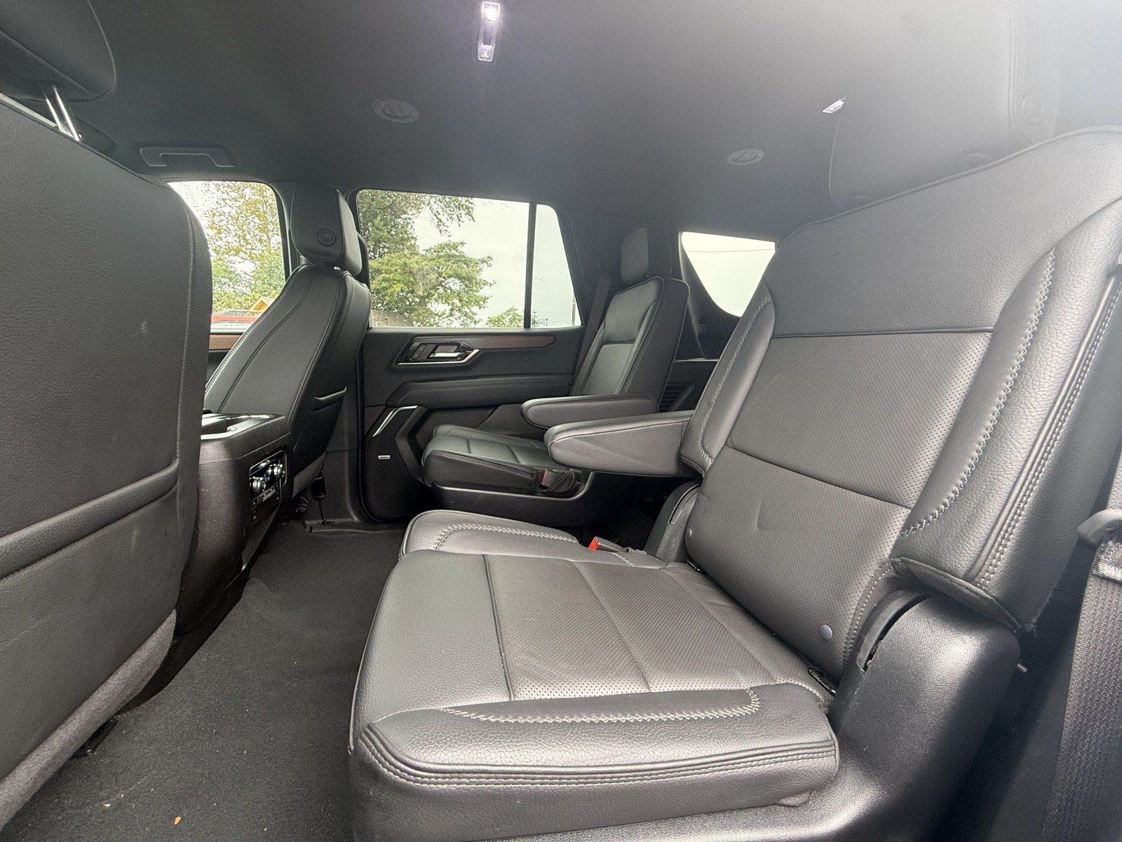 Used 2025 GMC Yukon Denali AWD/4WD image 22