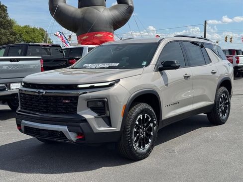 New 2026 Chevrolet Traverse Z71 w/ Enhanced Driving Package AWD/4WD image 6