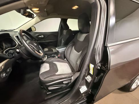 Used 2014 Jeep Cherokee Latitude FWD image 12
