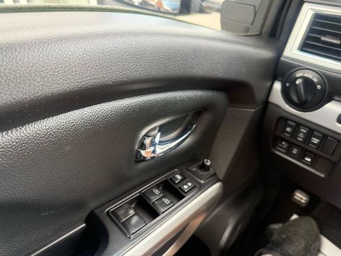 Used 2017 Nissan Titan PRO-4X AWD/4WD image 27