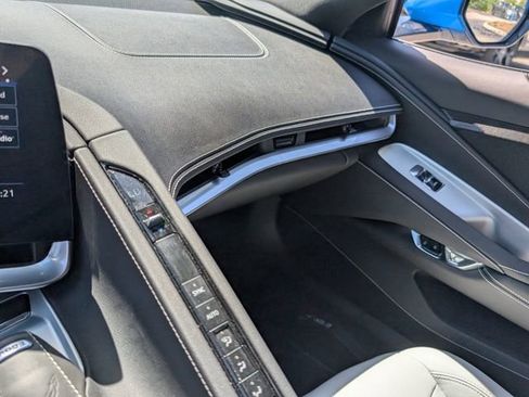 Used 2022 Chevrolet Corvette Stingray Coupe w/ Z51 Performance Package image 22