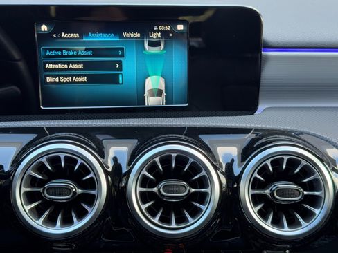 Used 2022 Mercedes-Benz A 220 image 28