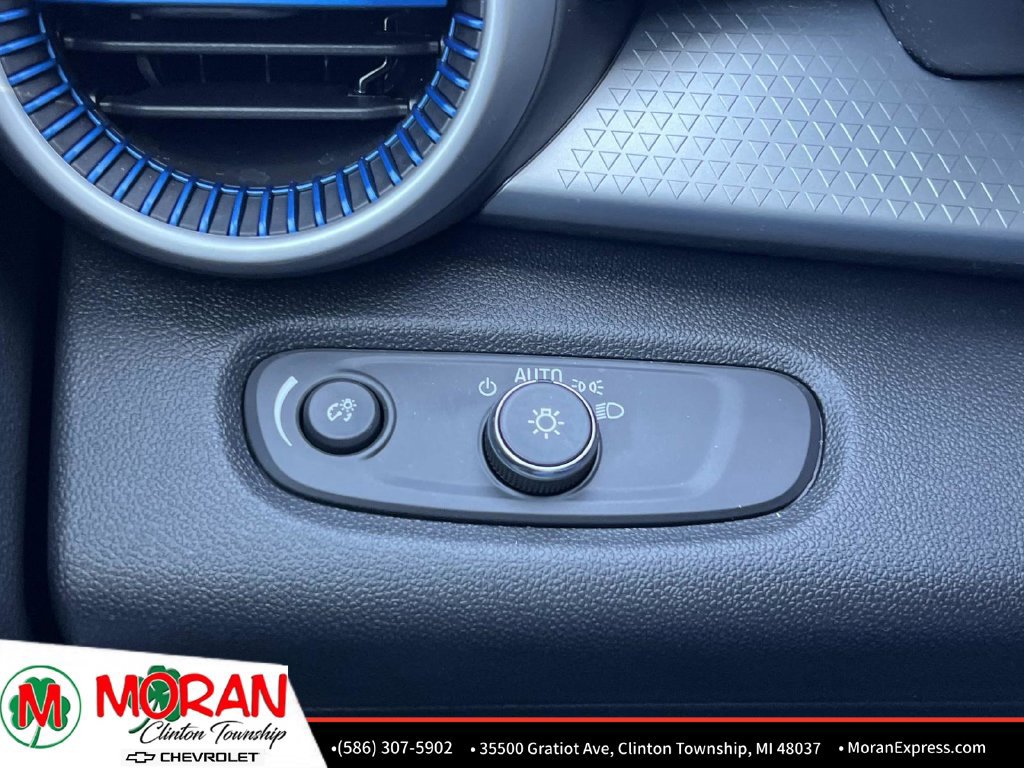 Used 2025 Chevrolet Trax LS w/ LS Convenience Package FWD image 28