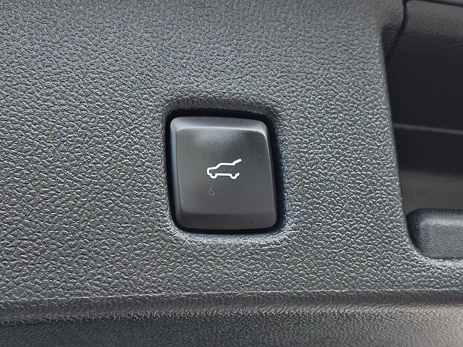 Certified 2024 Ford Escape ST-Line Elite w/ Premium Technology Package AWD/4WD image 30