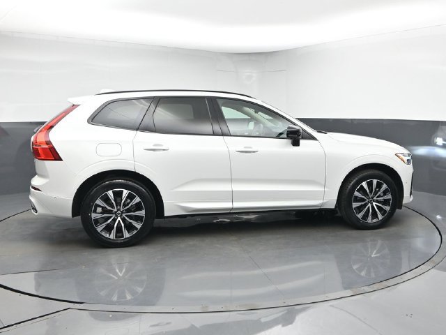 Used 2024 Volvo XC60 B5 Plus w/ Protection Package Premier AWD/4WD image 9