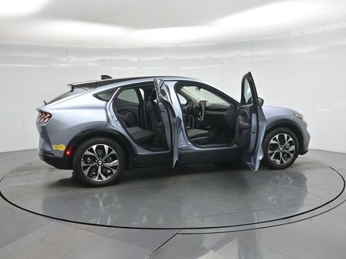 Certified 2022 Ford Mustang Mach-E Premium image 4