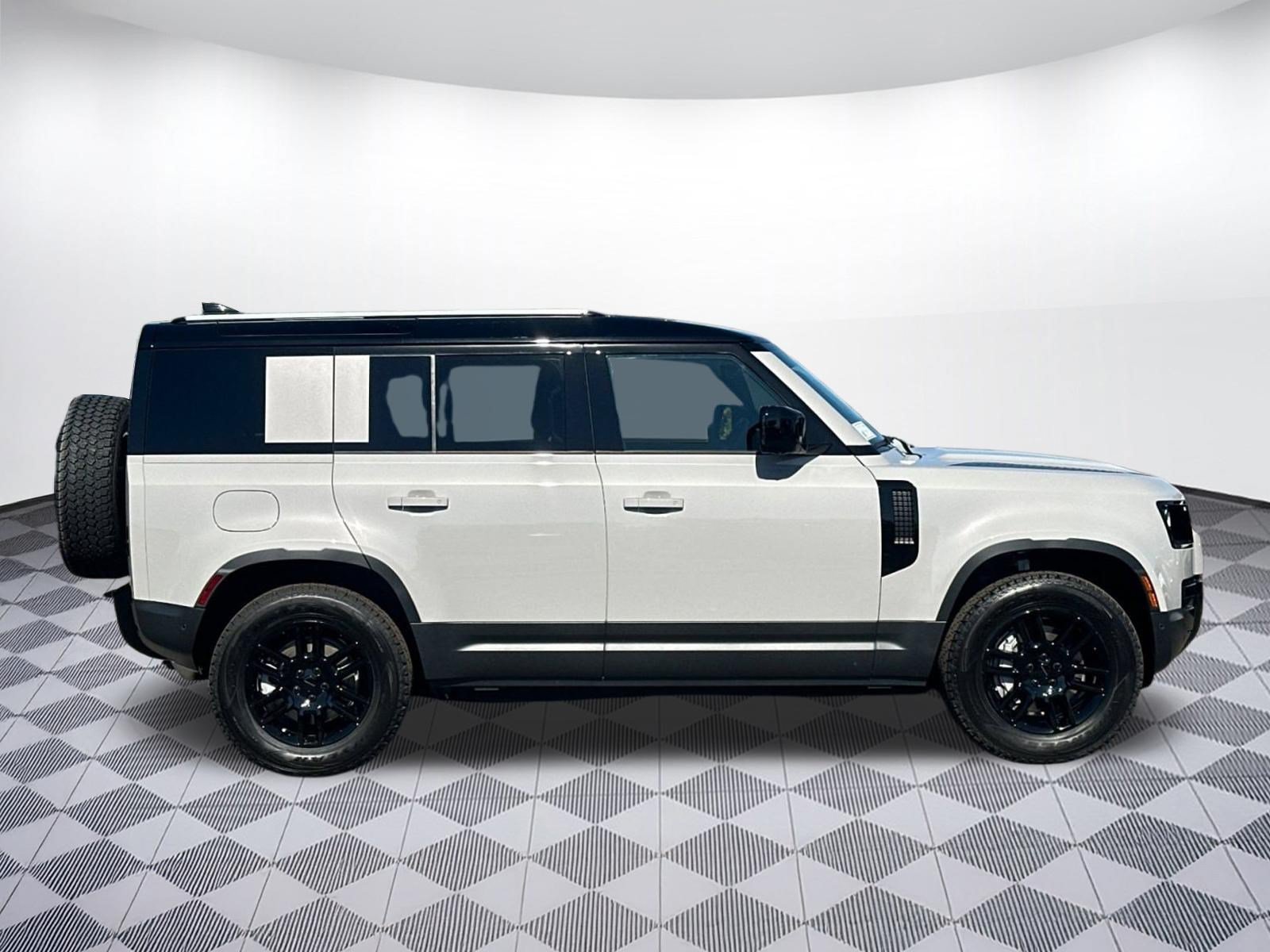 New 2026 Land Rover Defender 110 S AWD/4WD image 8