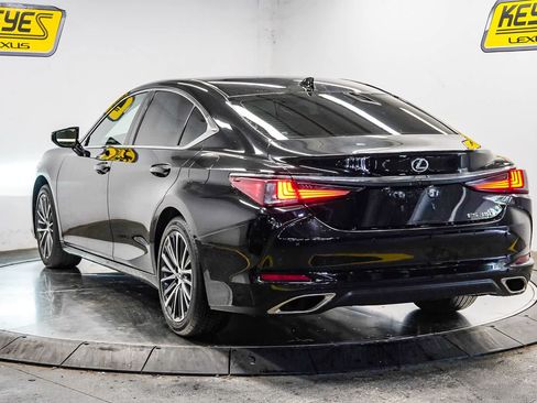 Used 2024 Lexus ES 350 w/ Premium Package FWD image 2