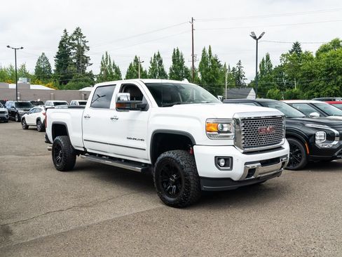 Used 2016 GMC Sierra 2500 Denali w/ Duramax Plus Package AWD/4WD image 26