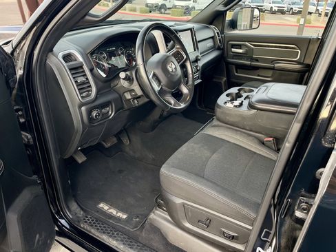 Used 2019 RAM 2500 Big Horn w/ Black Appearance Package image 11