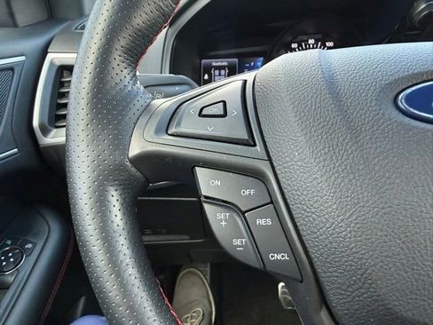 Used 2022 Ford Edge ST-Line image 13