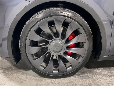 Used 2022 Tesla Model Y Performance image 11