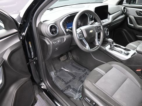 Certified 2024 Chevrolet Blazer LT w/ Convenience Package image 12