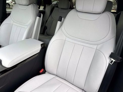 New 2026 Land Rover Range Rover Sport SE AWD/4WD image 18