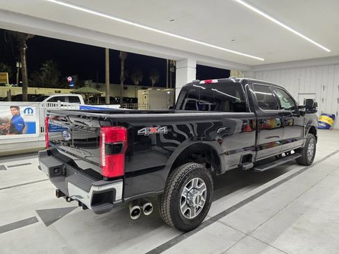 Used 2023 Ford F350 Lariat image 7