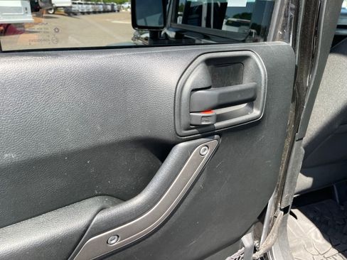 Used 2017 Jeep Wrangler Unlimited Sport w/ Quick Order Package 24S AWD/4WD image 20