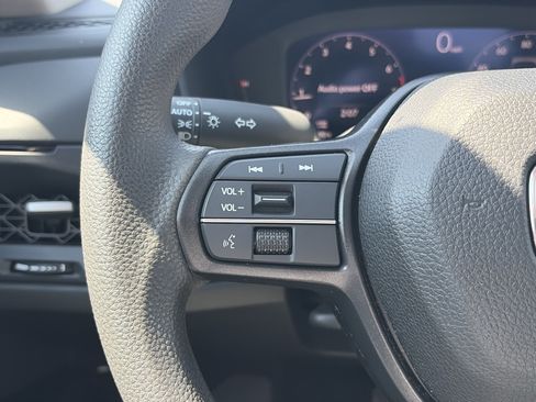 Certified 2023 Honda Accord EX image 22
