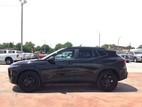 Used 2024 Chevrolet Trax ACTIV w/ Driver Confidence Package image 2