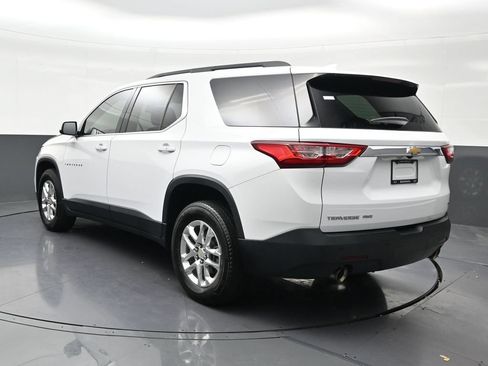 Used 2020 Chevrolet Traverse LT FWD image 3