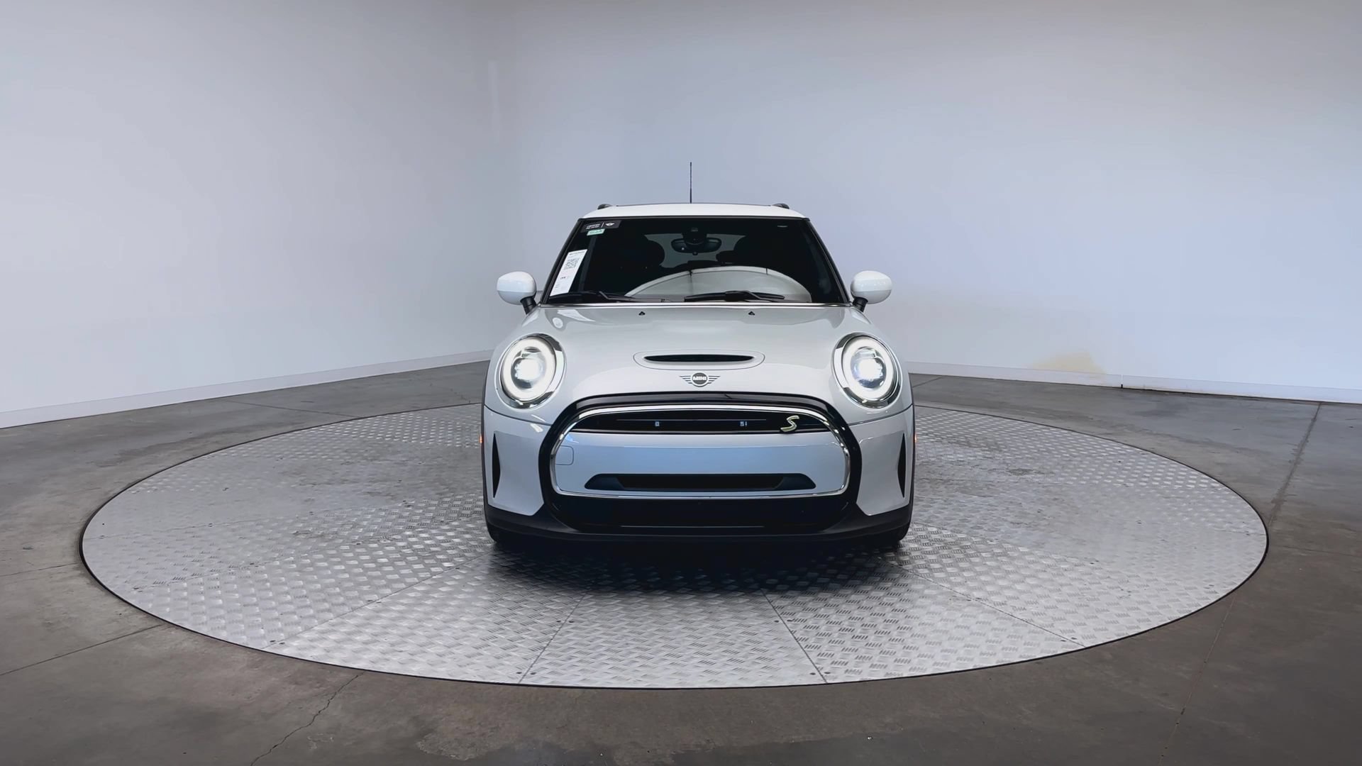 Used 2023 MINI Cooper SE FWD image 3