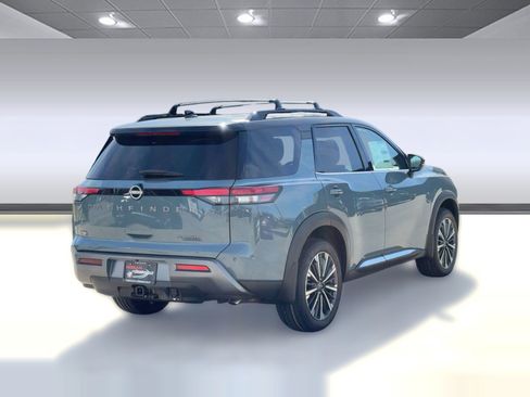 New 2026 Nissan Pathfinder Platinum image 9