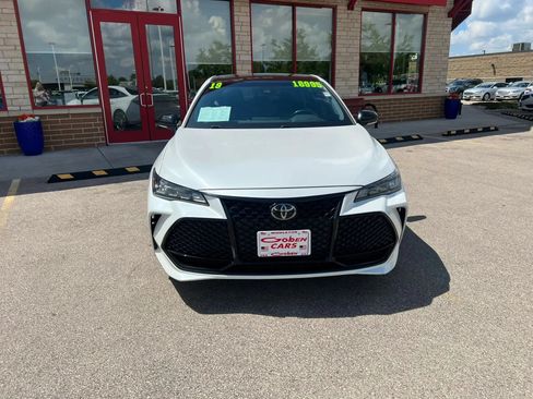 Used 2019 Toyota Avalon XSE w/ All Weather Liner Package FWD image 2
