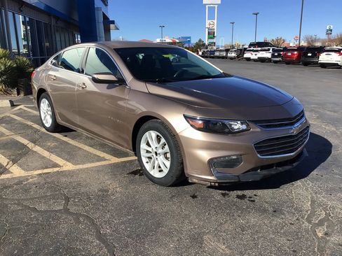 Used 2018 Chevrolet Malibu LT image 3