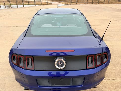 Used 2014 Ford Mustang Coupe image 31