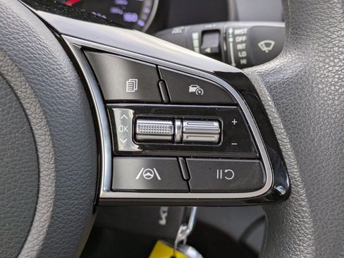 Certified 2023 Kia Forte LXS FWD image 18