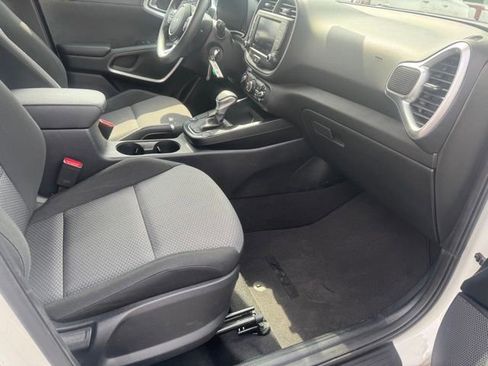 Used 2024 Kia Soul LX w/ Option Group 015 image 16
