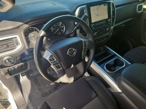 Used 2021 Nissan Titan SV w/ SV Convenience Package RWD image 15