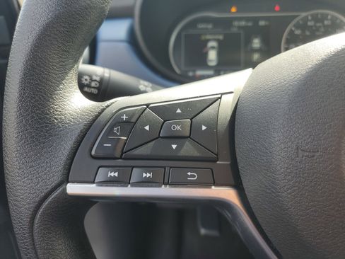 Used 2025 Nissan Versa SV FWD image 15