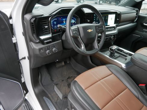 Used 2023 Chevrolet Silverado 1500 High Country w/ High Country Premium Package image 20