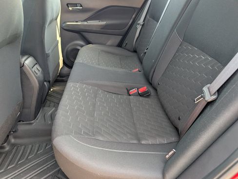 Used 2024 Nissan Kicks SV FWD image 8