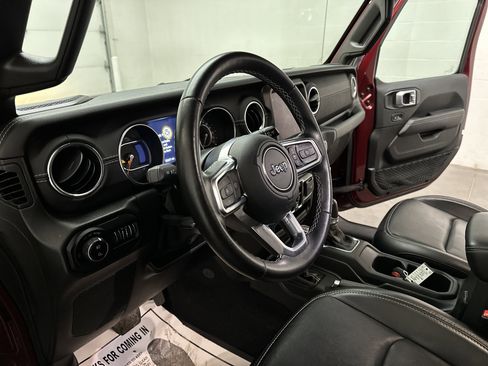 Used 2021 Jeep Gladiator Overland w/ Uconnect 4C Nav & Sound Group image 20