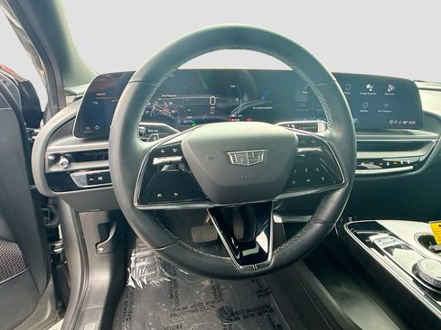 Used 2024 Cadillac Lyriq Tech RWD image 11