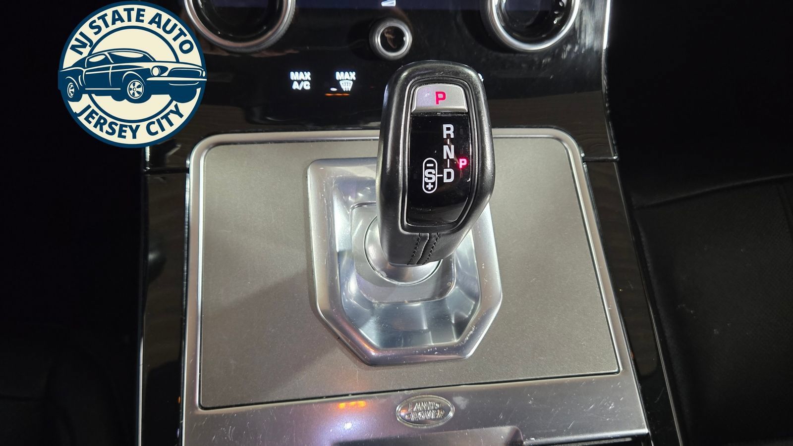 Used 2022 Land Rover Range Rover Evoque SE AWD/4WD image 17