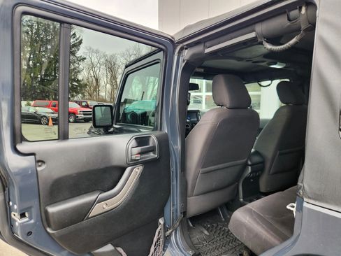 Used 2017 Jeep Wrangler Unlimited Sport image 34