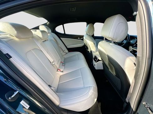 Used 2025 Genesis G70 2.5T image 27