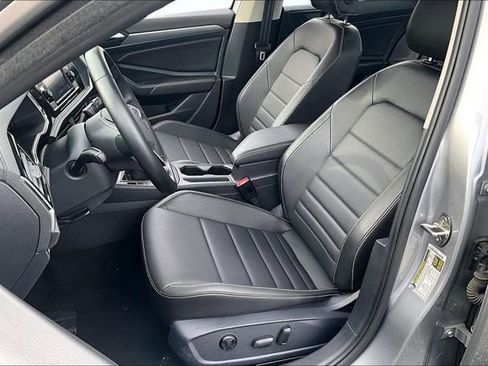 Used 2024 Volkswagen Jetta SE image 20